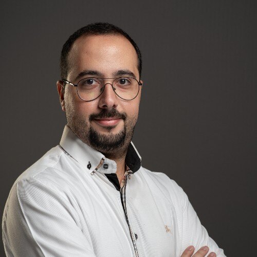 Ghandi Nader headshot